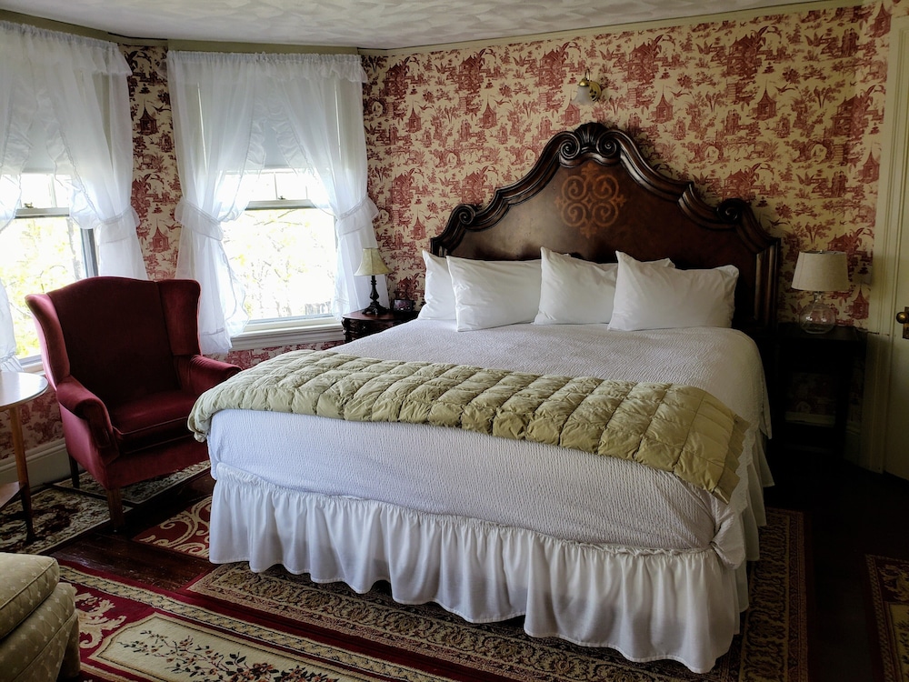Moseley Cottage Inn & Town Motel - photo 18