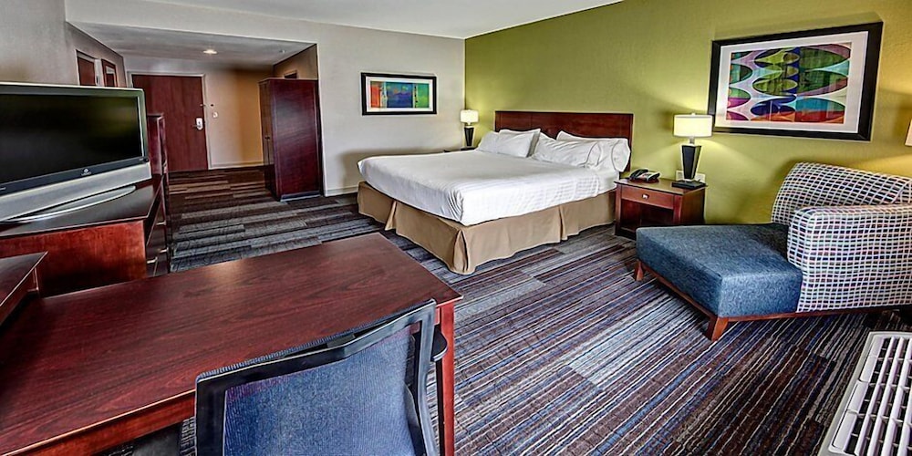 Holiday Inn Cookeville by IHG - photo 80