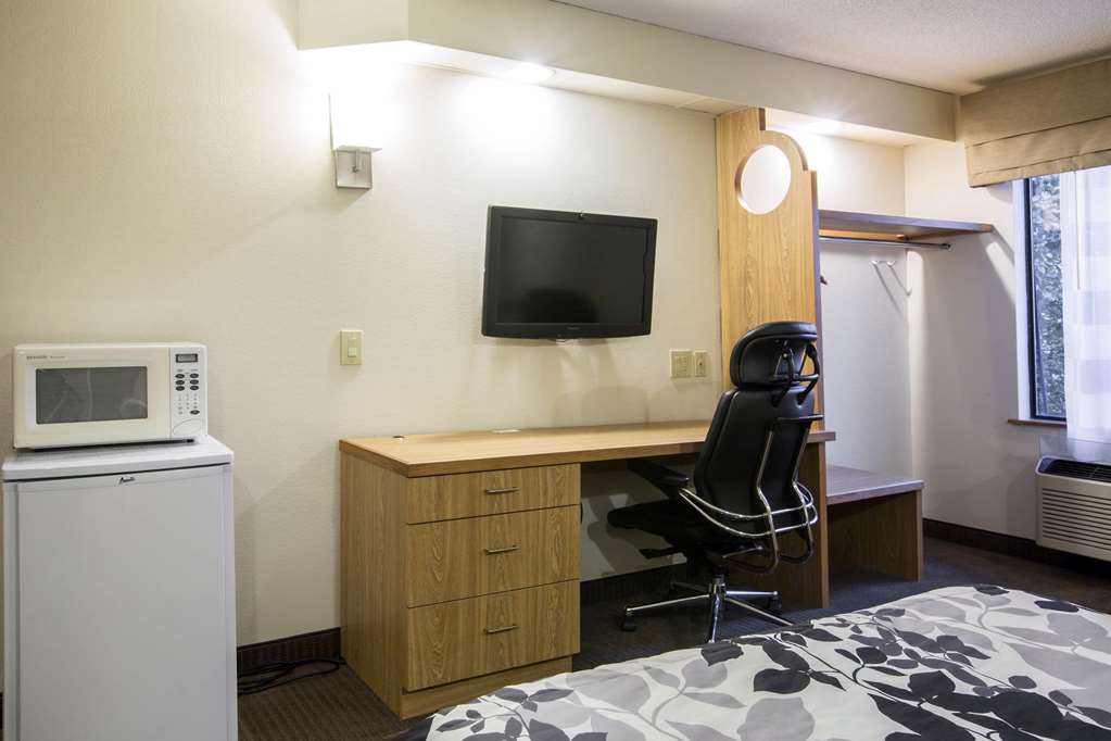 Rodeway Inn Austell Six Flags - photo 14