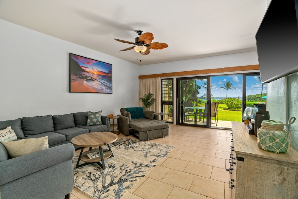 Oceanfront 1 BR Condo at Kaha Lani KL309 — 4-Star Luxury Hotel in Kapa'a, United States