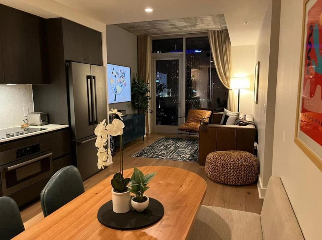 Rainey St Luxury 1BR Top Amenities RT Pool 17 — 4-Star Luxury Hotel in Austin, United States