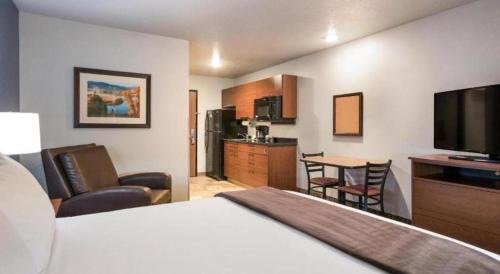 My Place Hotels Chicago West North Aurora - photo 11