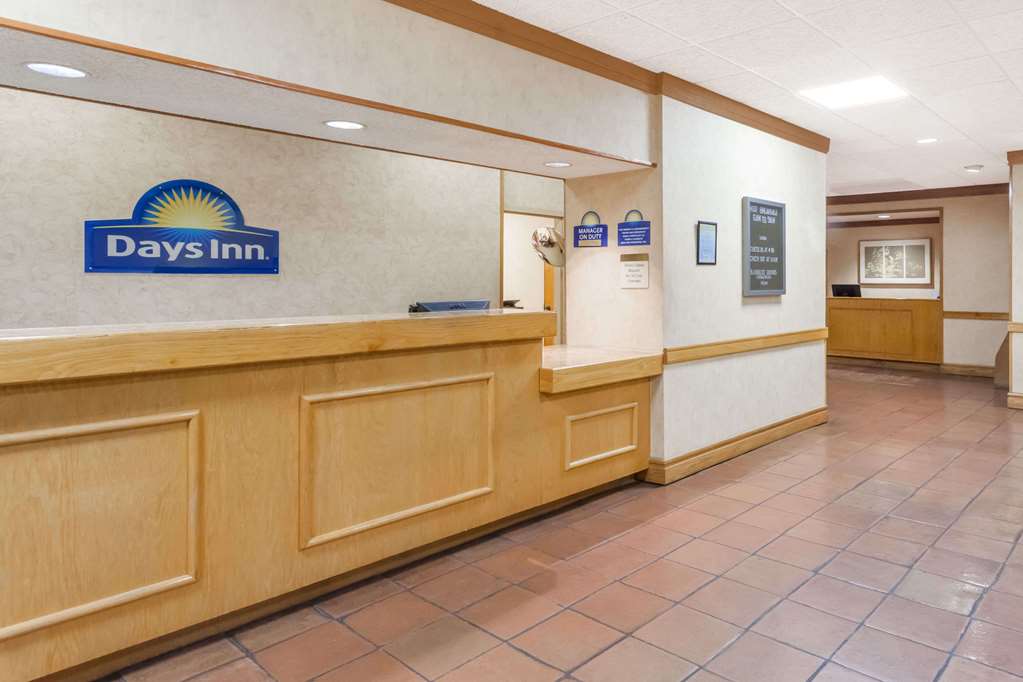 Days Inn by Wyndham Seguin TX - photo 3