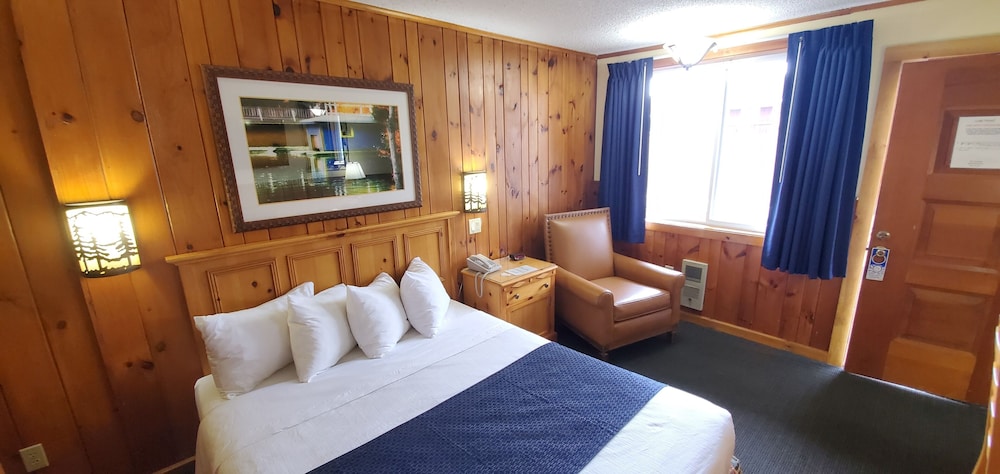 The Lake Motel - photo 24