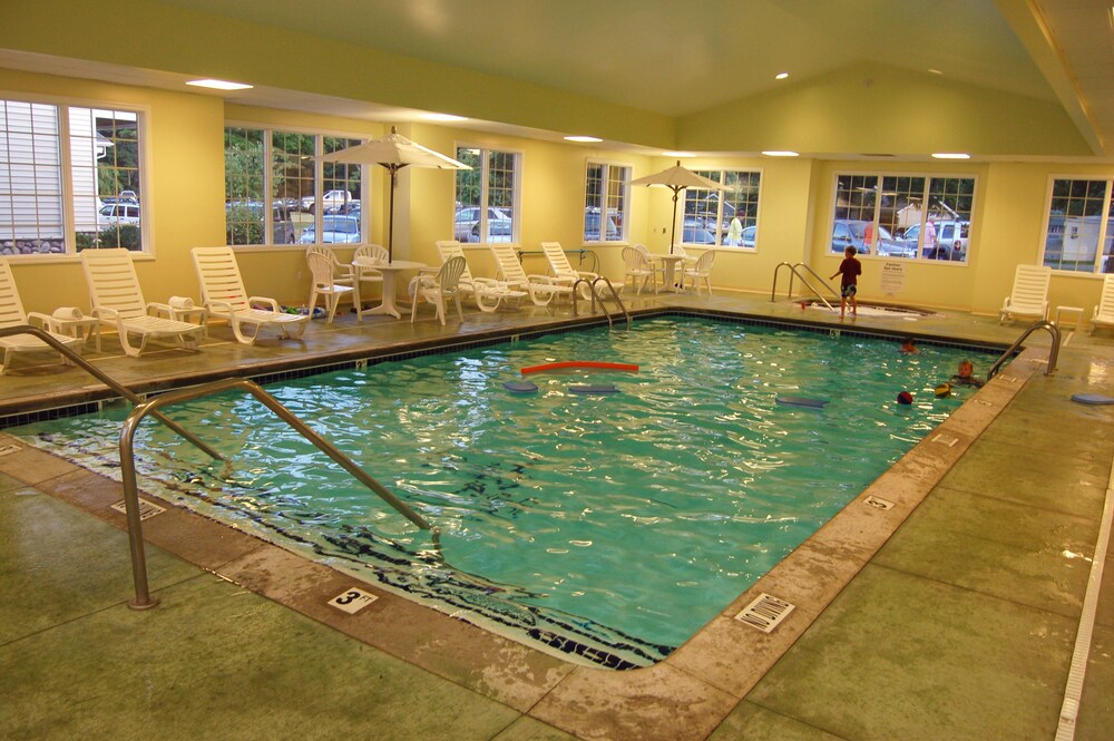 Bay Pointe Inn - photo 31