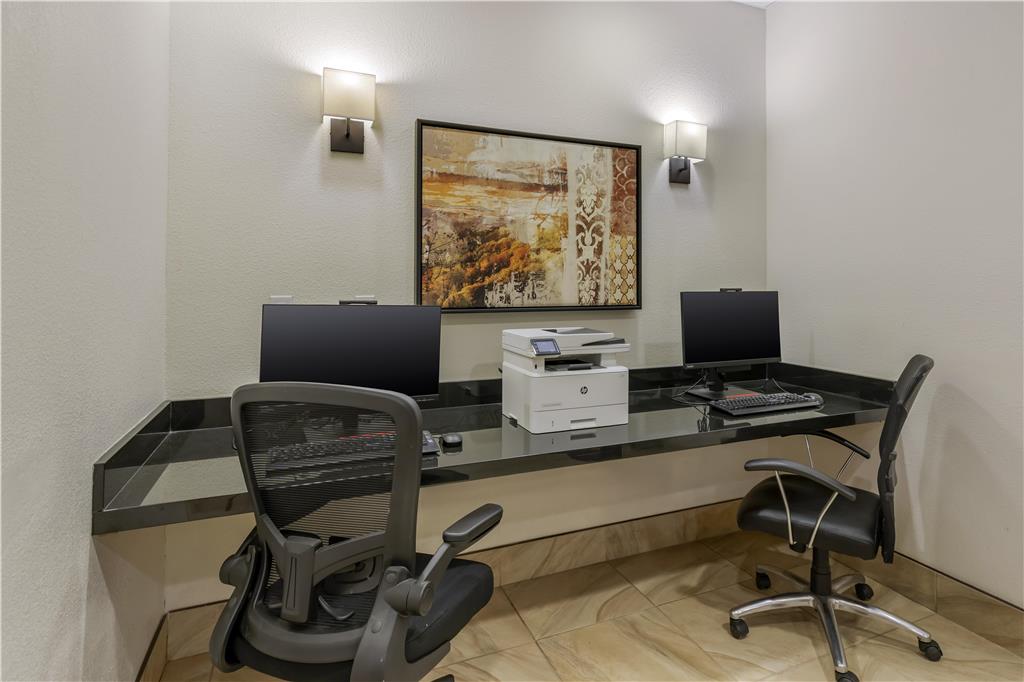 Best Western Plus Hudson Hotel & Suites - photo 7