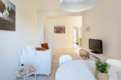 Modern 2 bedrooms Tortona via Savona Mirable PM — 4-Star Luxury Hotel in Milan, Italy