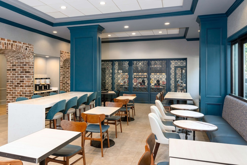 Hampton Inn Savannah Historic District - photo 39
