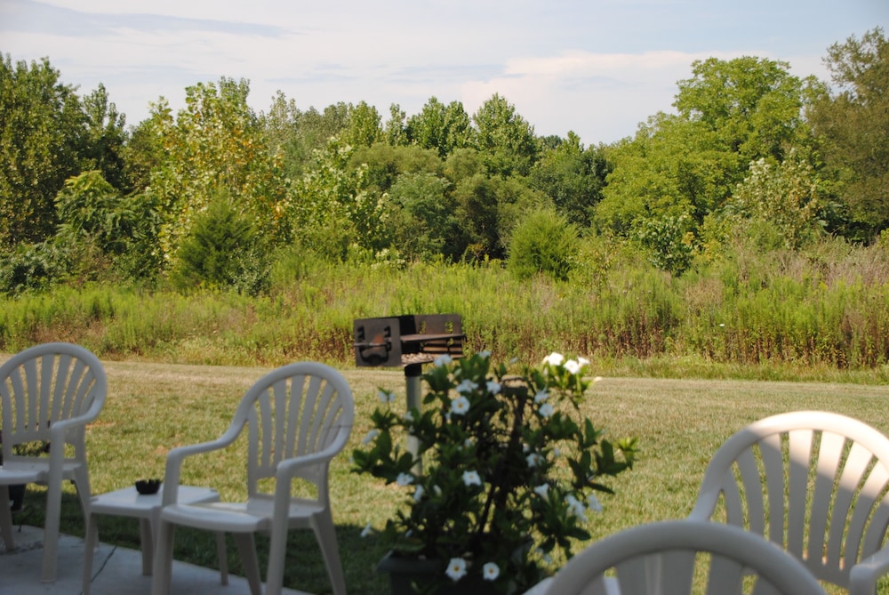 Cobblestone Hotel & Suites Charlestown IN - photo 40