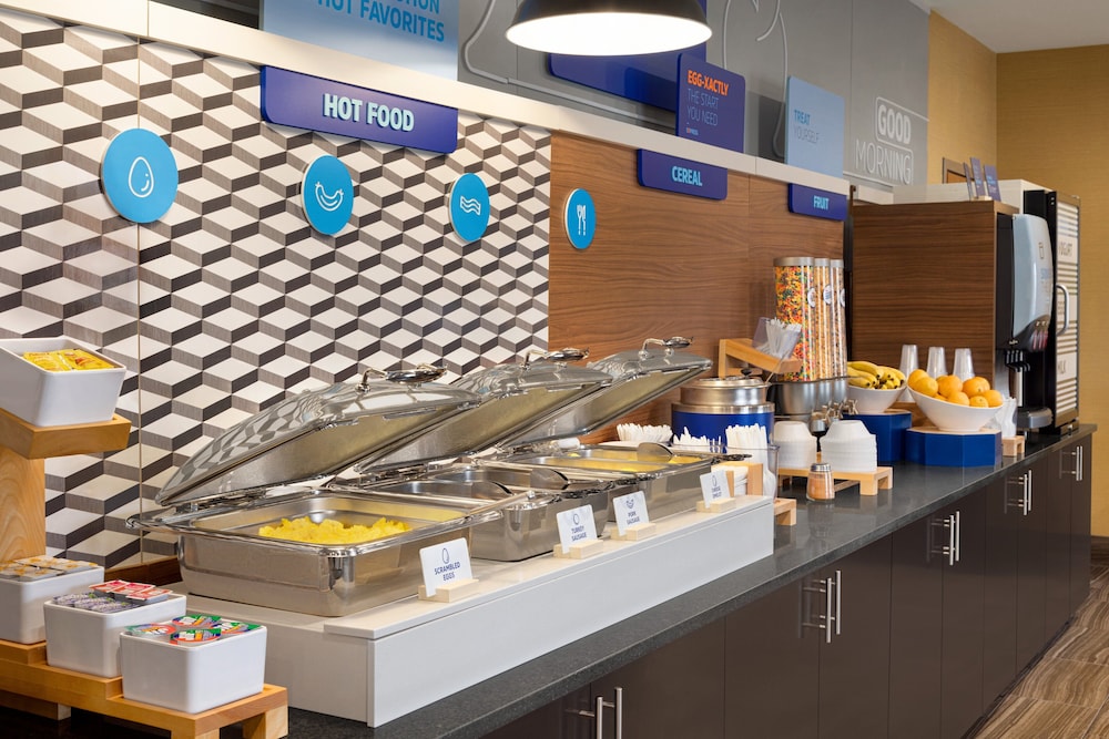 Holiday Inn Express Hotel & Suites Edmond by IHG - photo 52