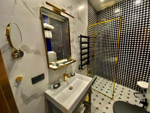 Luxury Studio @ Axis Towers in Heart of Tbilisi