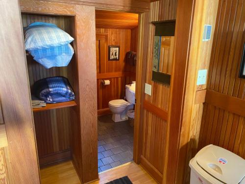 Whistling Winds Motel - photo 8