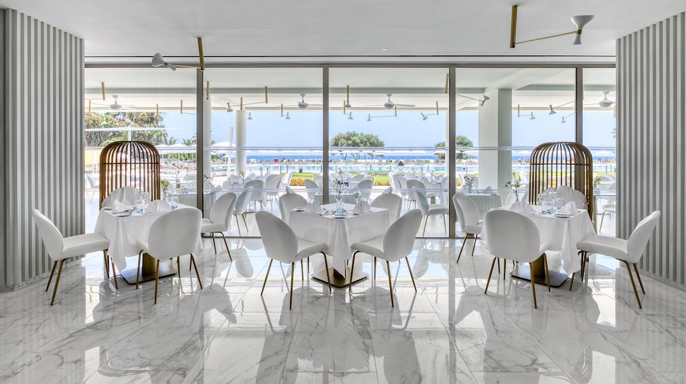 מזון ומשקאות