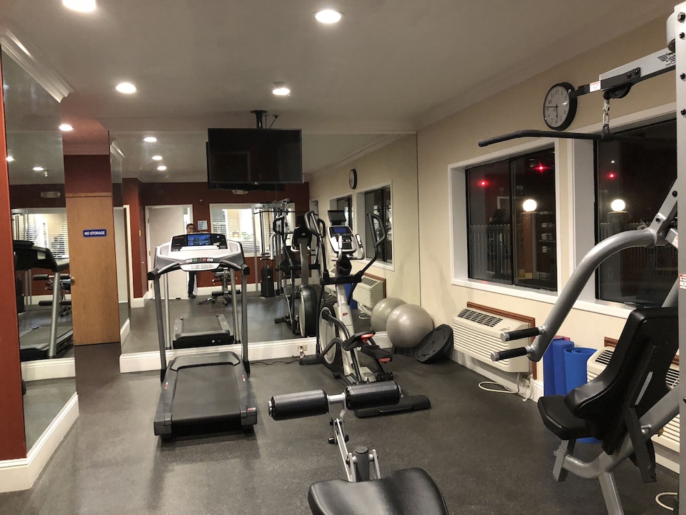 Holiday Inn Express Hotel & Suites Corning by IHG - photo 21
