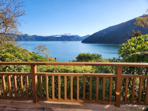 Picton Paradise Cottages — 4-Star Luxury Hotel in Picton, New Zealand