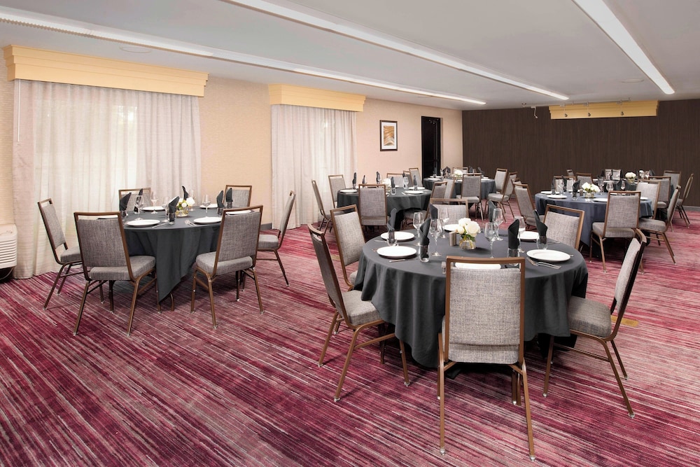 Courtyard By Marriott Portland Hillsboro - photo 31