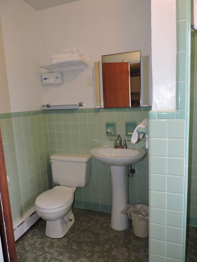 The Golden Inn - photo 22