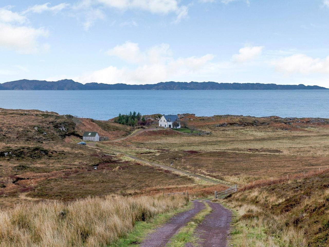 Cliff Cottage — 4-Star Luxury Hotel in None, United Kingdom