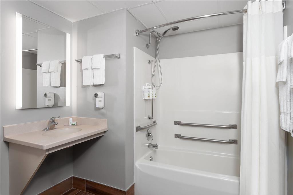 AmericInn & Suites By Wyndham Baraboo Event Center - photo 13