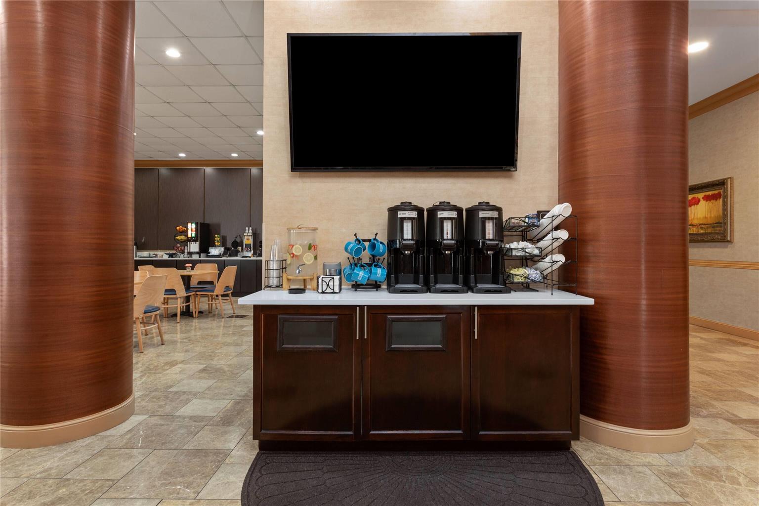 Hawthorn Extended Stay by Wyndham West Palm Beach Airport - photo 39