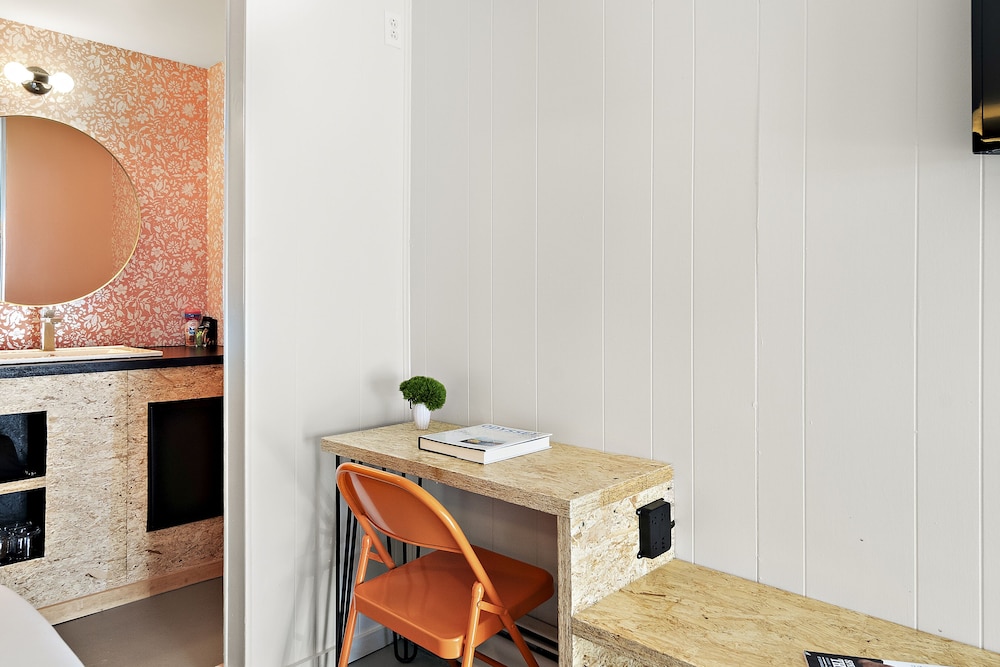 The Brooks Motel - photo 12