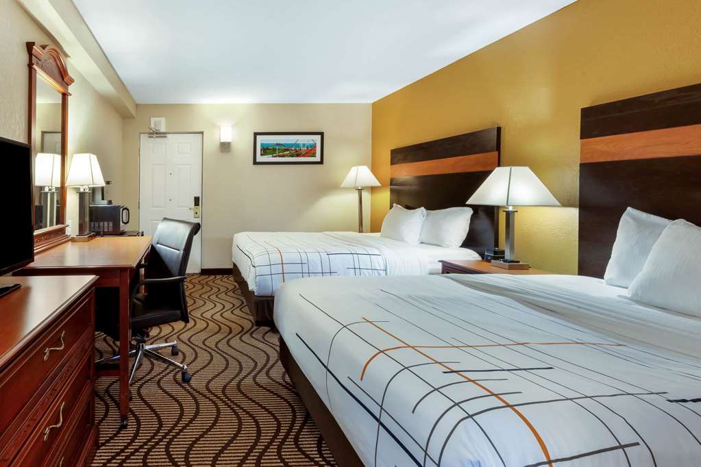 La Quinta Inn by Wyndham Sandusky near Cedar Point - photo 27