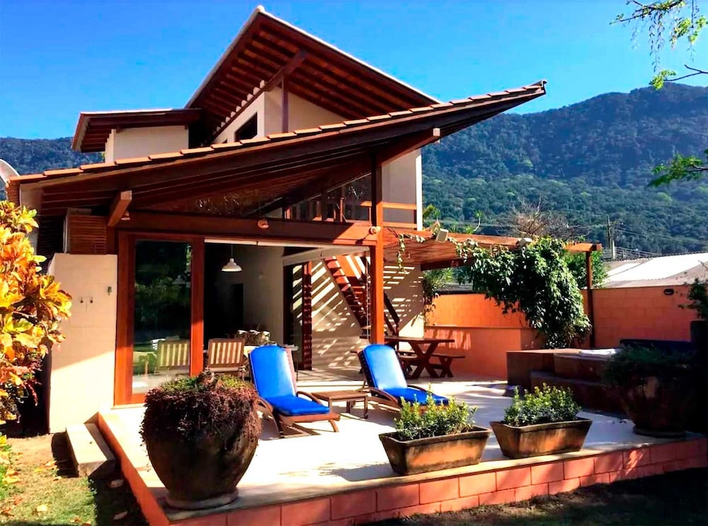 Casa Espetacular com Jacuzzi Churrasqueira e WIFI — 4-Star Luxury Hotel in Sao Sebastiao, Brasil