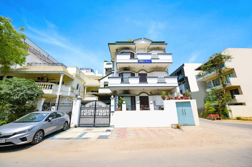 Fabhotel Mosca - carbon neutral hotel in Gurgaon