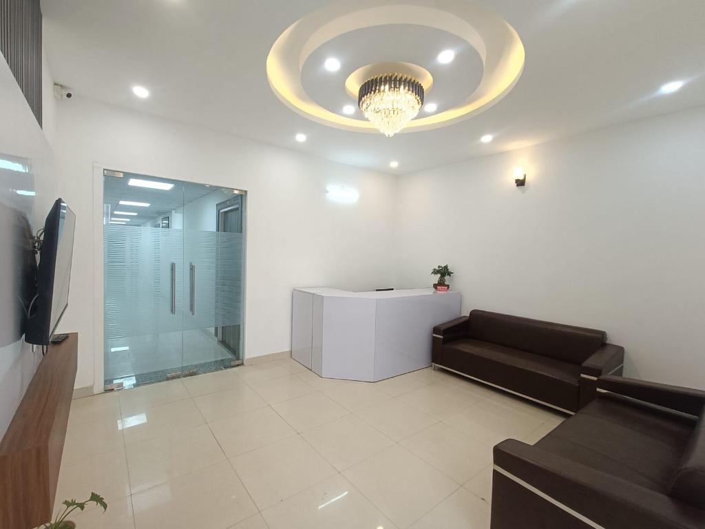 Advent Hotel — 5-Star Luxury Hotel in Greater Noida, India