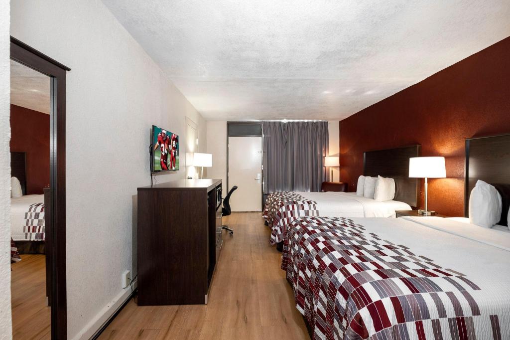 Red Roof Inn West Point - photo 8