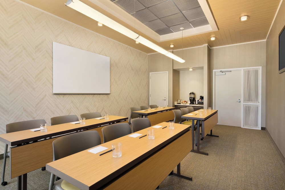 SpringHill Suites by Marriott Ewing Princeton South - photo 37