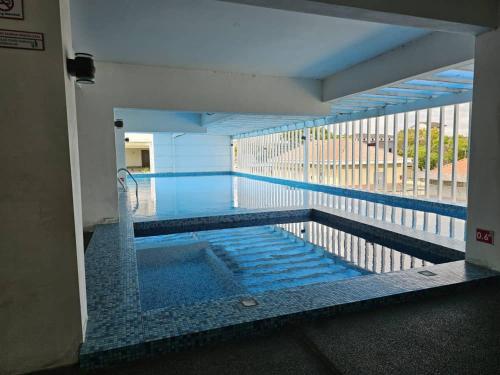 Seberang Jaya Family Pool Homestay Near Hospital 3 Bedroom Aircond 2 Bathroom & Family Room Aircond — 4-Star Luxury Hotel in Perai, Malaysia