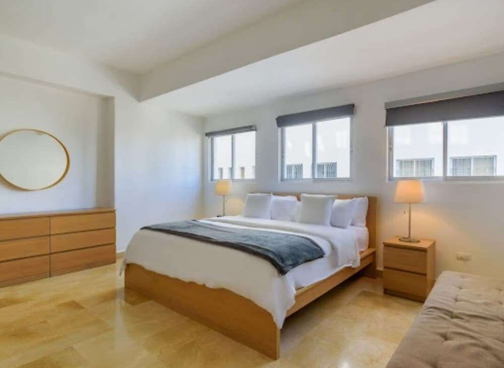 Apartment in Piantini Sleeps 12 — 4-Star Luxury Hotel in Santo Domingo, Dominican Republic