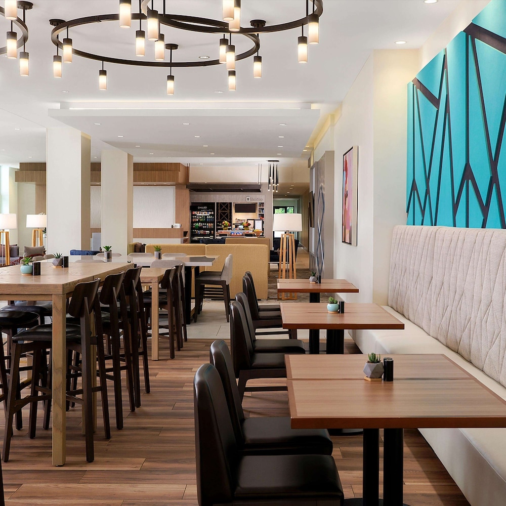 Hilton Garden Inn Grapevine at Silverlake Crossing - photo 44
