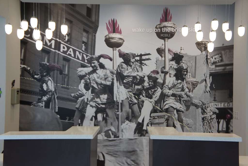 La Quinta Inn & Suites by Wyndham Mobile - photo 10
