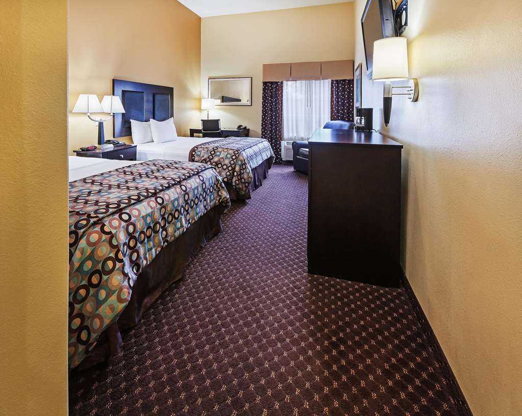 La Quinta Inn & Suites by Wyndham Alvin - photo 17
