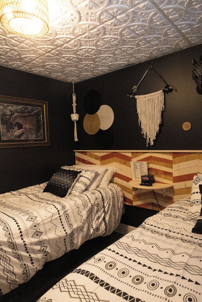Monroe Street Suites - photo 7
