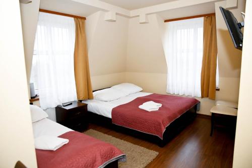 Pod Wiatrakiem — hotel in Warta