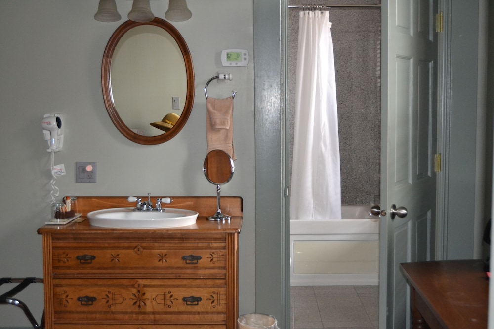 The Black Hawk Hotel - photo 36