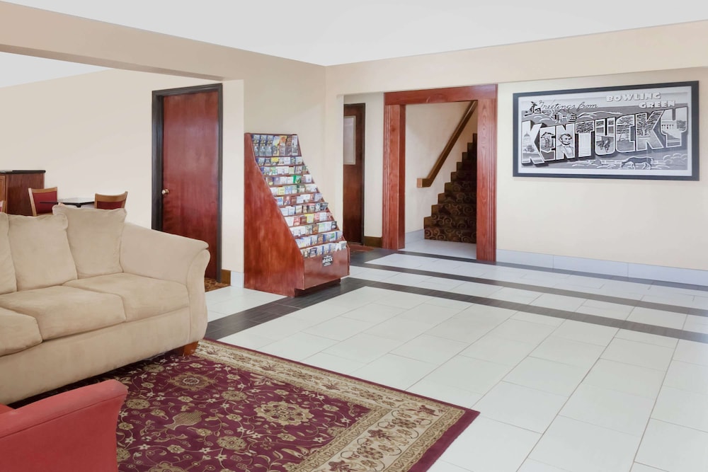 Super 8 by Wyndham Bowling Green South - photo 3