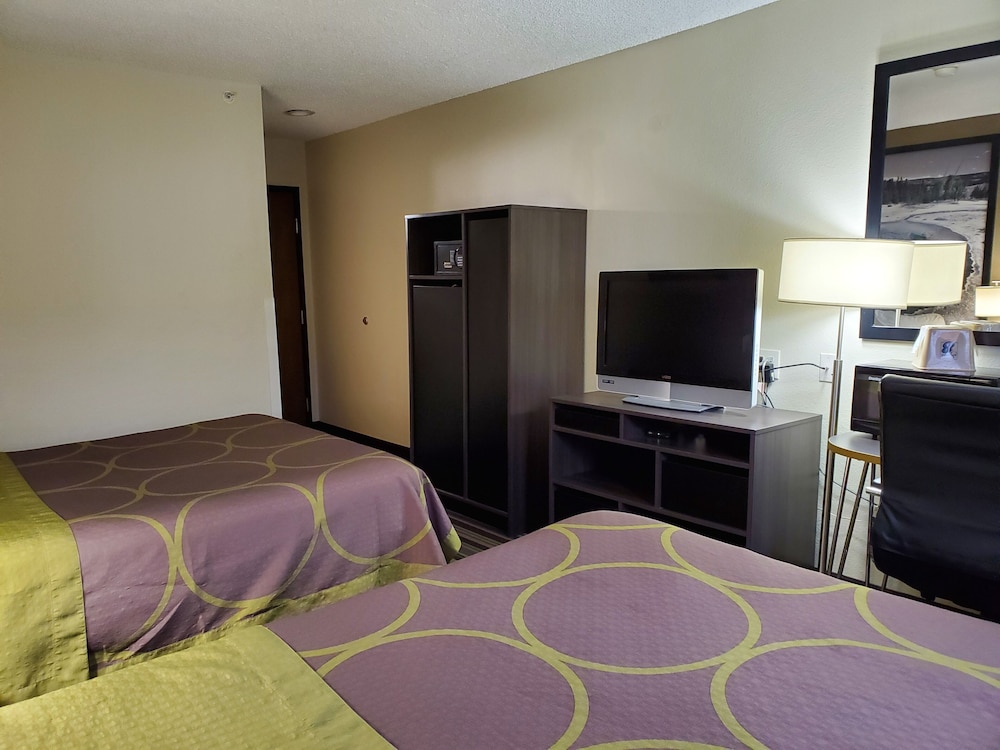 Super 8 by Wyndham Bozeman - photo 6