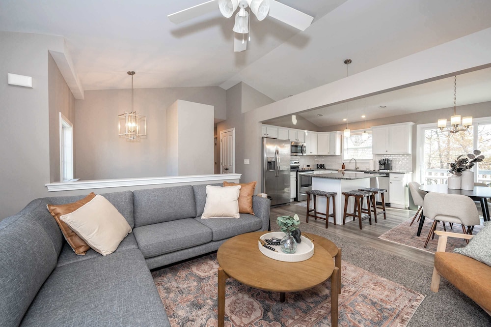 Ark Adventure Retreat in Walton, United States