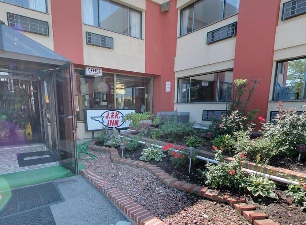 Jfk Inn - photo 33