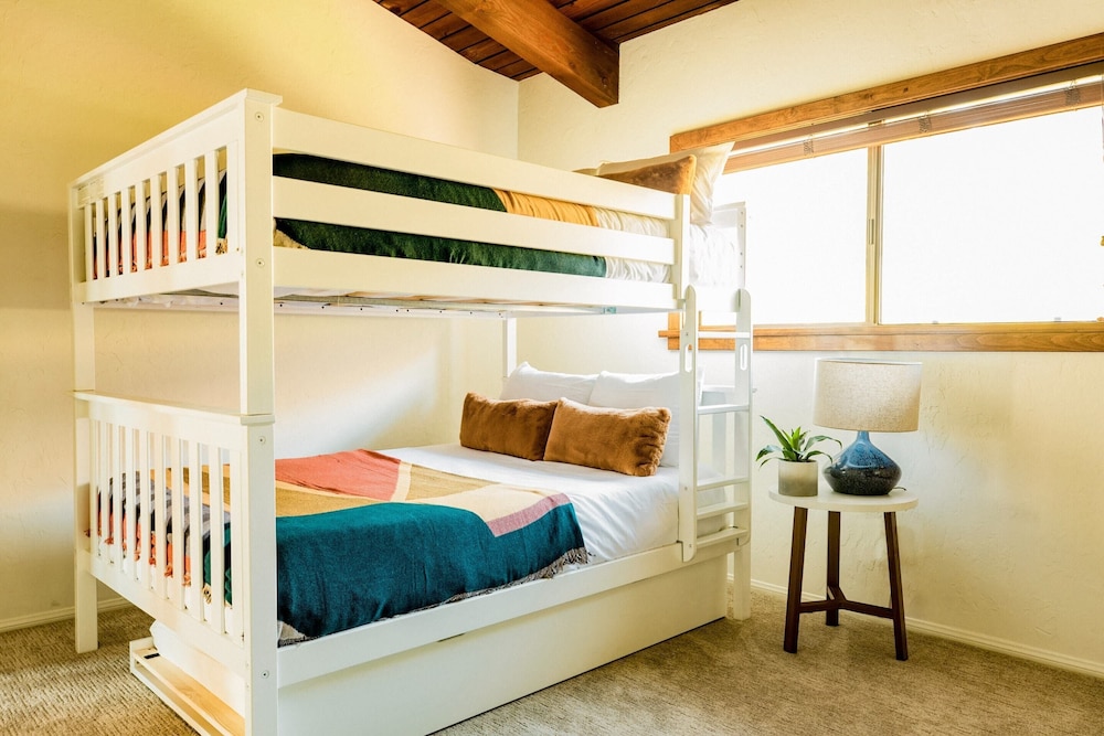 Cliffridge by Avantstay Lush Malibu Hills Estate w Breathtaking Ocean Views - featured photo