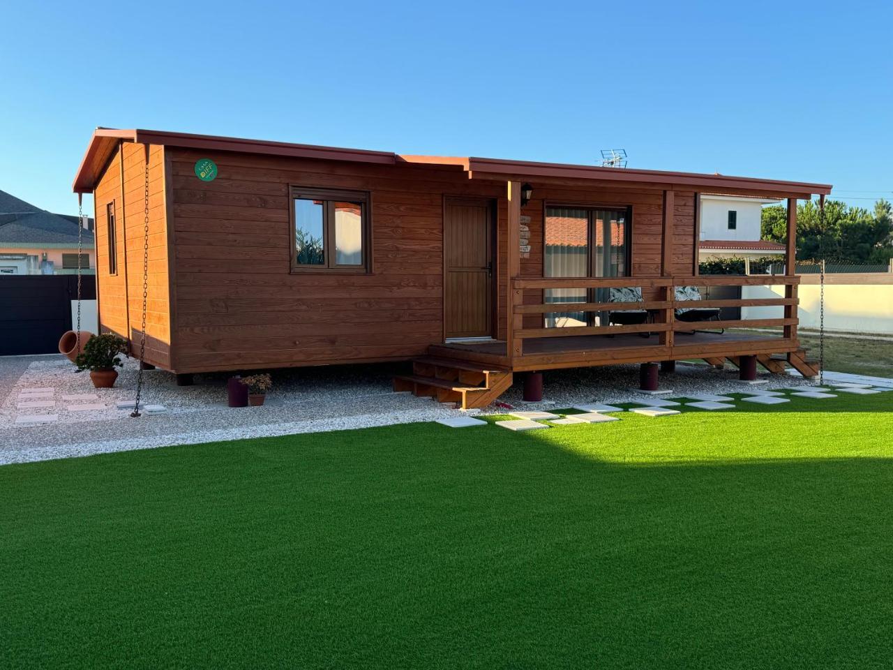 Acolhedora casa de férias T2 com espaço exterior — 4-Star Luxury Hotel in Esmoriz, Portugal