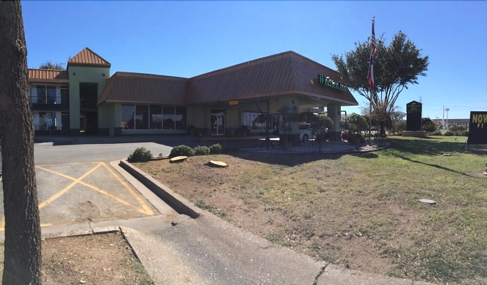 Whitten Inn University - photo 16