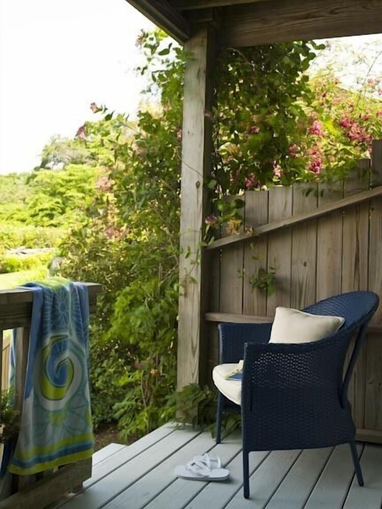 Menemsha Inn - photo 15