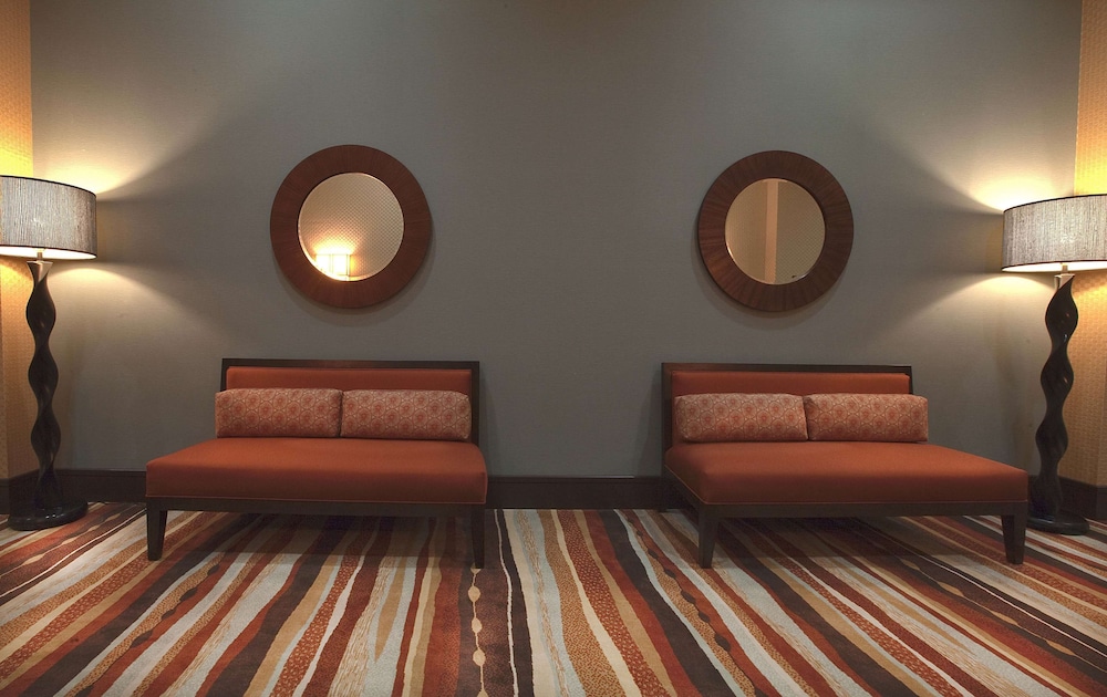 Embassy Suites Palmdale - photo 44