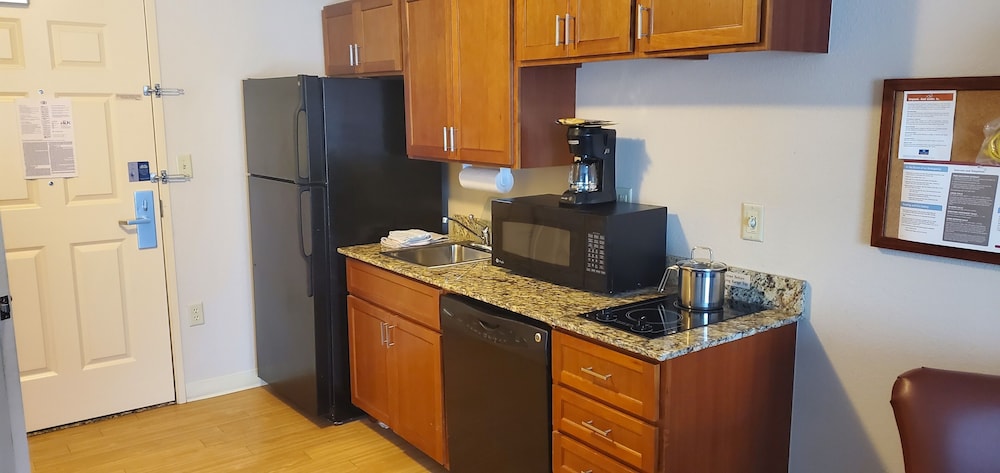 Candlewood Suites Champaign Urbana University Area by IHG - photo 26