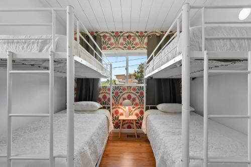 Sunnyside Resort Spa Beach Zoo Arcade in La Mesa, United States